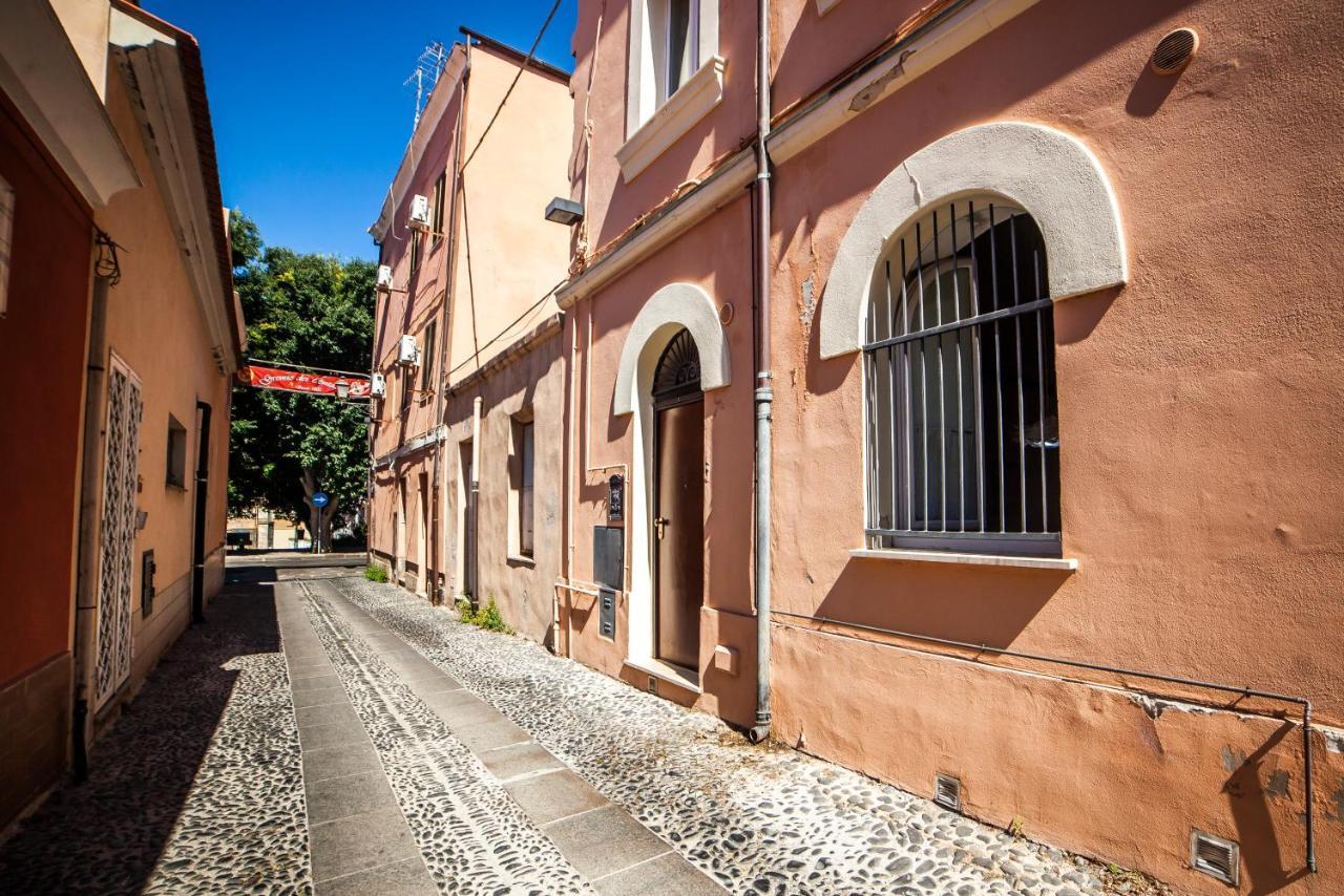 Suite Home Al Centro Di Sassari Exterior foto